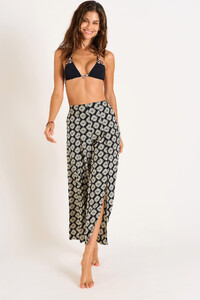 24E-STEFA_SARONG_LRZ01-DEV1.jpg