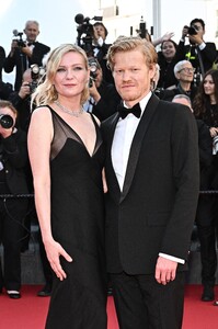 469502108_picturepub-kirsten-dunst-002.jpg