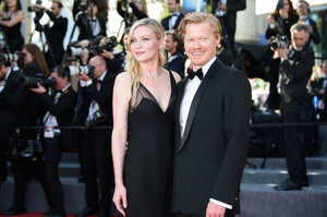 469502213_picturepub-kirsten-dunst-019.jpg