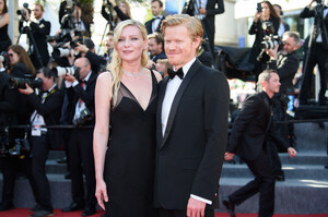 469502261_picturepub-kirsten-dunst-029.jpg