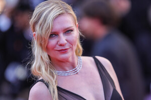 469502286_picturepub-kirsten-dunst-033.jpg