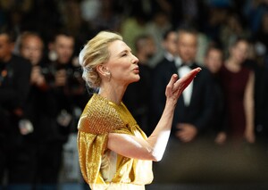 470471432_0006.jpg