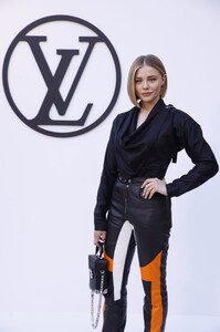 471418134_moretz-1.jpg