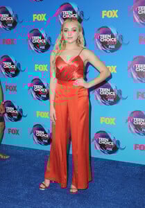 49102183_peyton_list_picturepub_002.jpg