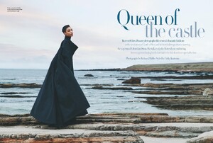 4HarpersBazaarUK06_2024.thumb.jpg.c3683333c349f06be2c09e36c5e4a144.jpg