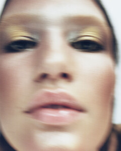 6 1681416518-byredo-remembrance-eyeshadow-palette-4.jpg