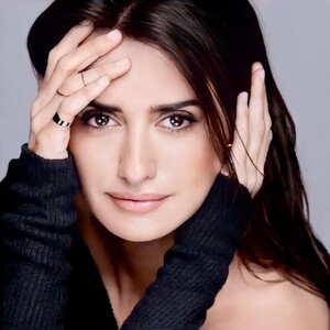 740full-penelope-cruz_28129.jpg