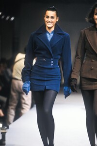 AzzedineAlaia1990WomenRTW77.thumb.jpg.e4cc039c808267561f493a332ba3248b.jpg