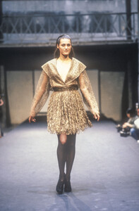 AzzedineAlaia1993WomenRTW7.thumb.jpg.b964e07e93f4983910df1d6c2e8e0fc6.jpg