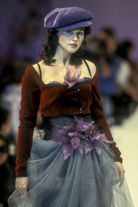 Blumarine1993WomenRTW72.thumb.jpg.d508bf51873f3c7468c71abdd0d8d546.jpg