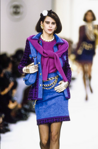 Chanel Fall 1991 RTW Fashion Show (1).png