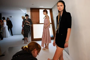 Chanel_Cruise2024_BTS_AcielleStyleDuMonde-006RZ.thumb.webp.47711dcbeede38f011e21d1a949a6a06.webp