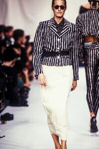 CherMichelKlein1993WomenRTW40.thumb.jpg.91243774d6b607de1025b02e5b106e04.jpg