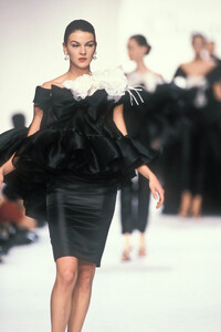 ChristianDior1990WomenSS50.thumb.jpg.c0a0314754d06633fe2be1e0049c5133.jpg