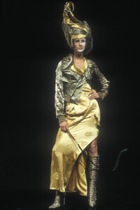 Christian Dior 2000 Women RTW 48.jpg