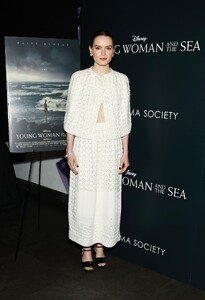 Daisy-Ridley-001.jpg