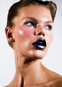 Daphne-Look-3-1-scaled.jpg