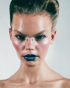 Daphne-Look-3-2-scaled.jpg