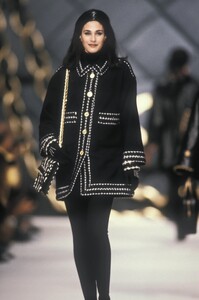 Deborah_Klein_Chanel_FW1990_06.jpg