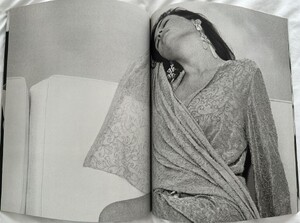 DonnaKaranUSSpring90catalog03.thumb.jpg.757438db8140906e10d3bde18353627e.jpg