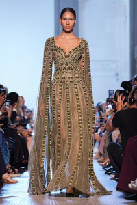 ElieSaabHCF23016.thumb.jpg.a940838dee74f8aacbd9e57693f6492b.jpg