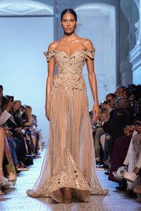 ElieSaabHCF23067.thumb.jpg.fe802025455d83b50deff8daa18c113c.jpg