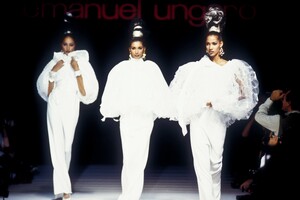 EmanuelUngaro1993WomenRTW135.thumb.jpg.8dbe1780d4b0a5504a9edc3f7b9034d7.jpg