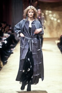 EmanuelUngaro1999WomenRTW53.thumb.jpg.66ec524f9ccd05630f2cf8a0e8479315.jpg