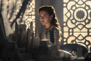 House-of-the-Dragon-Emily-Carey-082522-e0ccba97f626410596d9fb8b50a766bc.jpg