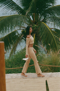 Indah-Brittany-Lifestyle-110_0351cce8-a600-49c3-bcea-ce8c7491018d_1080x.jpeg