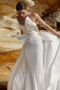 Ines-Avery-wedding-gown-Karen-Willis-Holmes-Bridal-Parsley-Bay-Bespoke-Collection-23-800x1200.jpg.webp