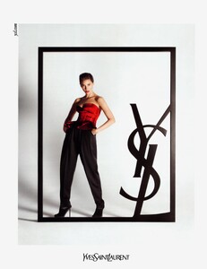 Inez__Vinoodh_Yves_Saint_Laurent__Fall_Winter_2009_10_05.thumb.jpg.e7fd3ab2e1250f6c4a03e20cb435f409.jpg