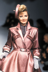 JeanLouisScherrer1996HauteCouture7.thumb.jpg.843a05810d463fc6ecb11933a54d49f8.jpg