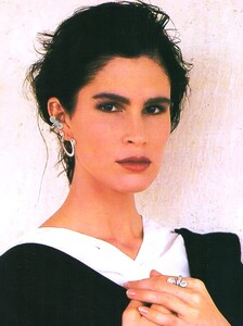 KimWilliams.thumb.jpg.1827a6ca04ec8f6fe018b6b324492b17.jpg