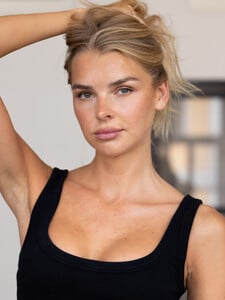Klara_Hellqvist_Le_Management-03.thumb.jpg.9acf53942a1b5ba16e4b66dae07918c7.jpg