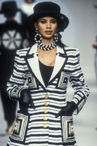 LouisFeraud1994HauteCoutureSS11.thumb.jpg.537a5a54485d1490fb3a693c425cd17e.jpg