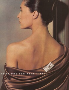 MarieClaireUK_November1990_049.jpg
