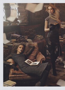 Meisel_Alberta_Ferretti_Fall_Winter_2009_10_01.thumb.jpg.c4dfac9e3fd6015ede152bc13ad1f00a.jpg