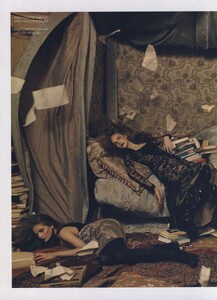 Meisel_Alberta_Ferretti_Fall_Winter_2009_10_03.thumb.jpg.534abdeec6d852d72d6d8fe4c2bd3d1e.jpg