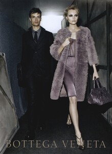 Meisel_Bottega_Veneta_Fall_Winter_2009_10_02.thumb.jpg.29e1f4cb958fb409a1b0a476d6a31fc8.jpg