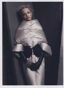 Meisel_Moncler_Fall_Winter_2009_10_01.thumb.jpg.87432fcd36e1f773189dddb7b0aa7060.jpg