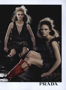 Meisel_Prada_Fall_Winter_2009_10_02.thumb.jpg.3ae88c1a9b2ccdc4bcecf8836193ca33.jpg