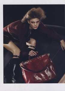 Meisel_Prada_Fall_Winter_2009_10_05.thumb.jpg.6715505873c42ce9d9a034c8f49bb929.jpg