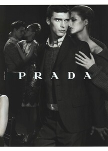 Meisel_Prada_Menswear_Fall_Winter_2010_10_02.thumb.jpg.0b76af07ec97a5be166ecde20f062acf.jpg