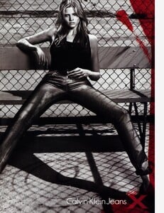 Mert__Marcus_Calvin_Klein_Jeans_Fall_Winter_2010_11_02.thumb.jpg.66f68c41125fc5269c0c47eae95a55eb.jpg