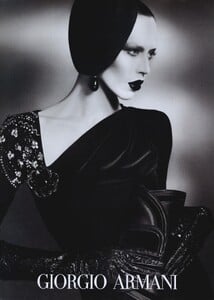 Mert__Marcus_Giorgio_Armani_Fall_Winter_2009_10_01.thumb.jpg.130505e6358f843a57d073d45ada8e09.jpg