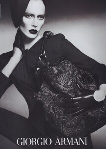 Mert__Marcus_Giorgio_Armani_Fall_Winter_2009_10_04.thumb.jpg.76d1ac974b8c8b02858a8f666f1b7834.jpg