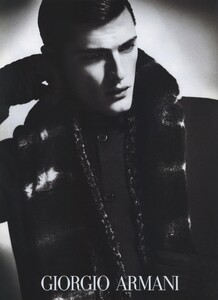 Mert__Marcus_Giorgio_Armani_Fall_Winter_2009_10_08.thumb.jpg.66b1a0f4664aaa41228e8cc82e5470c2.jpg