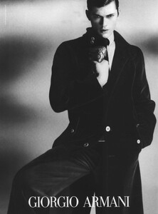 Mert__Marcus_Giorgio_Armani_Fall_Winter_2009_10_12.thumb.jpg.b2da6af019670699e015b7ea8c69dccb.jpg