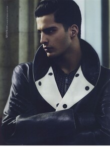 Mert__Marcus_Giorgio_Armani_Fall_Winter_2010_11_07.thumb.jpg.366601380af8f0821882d893adfe096e.jpg